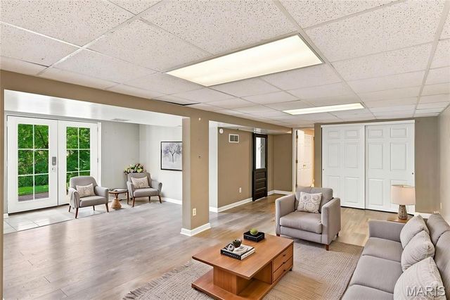 3051 Nettie Drive, St Louis, MO 63129