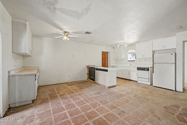 4611 W MONTE CRISTO Avenue, Glendale, AZ 85306