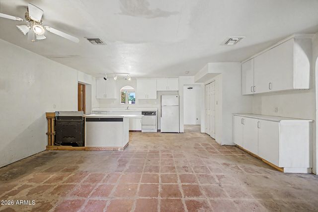 4611 W MONTE CRISTO Avenue, Glendale, AZ 85306