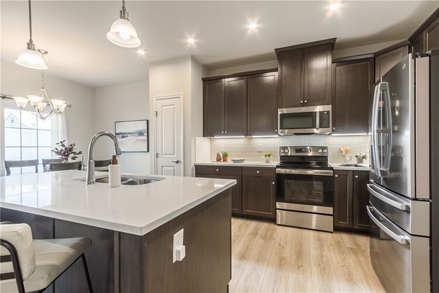 21 Keuka Lane, Canandaigua City, NY 14424