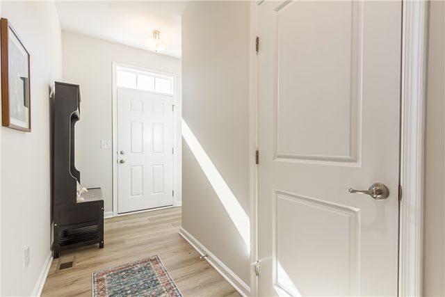 21 Keuka Lane, Canandaigua City, NY 14424