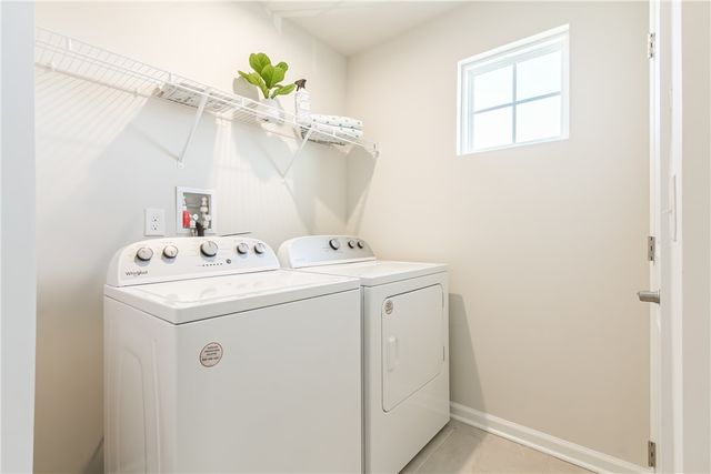 21 Keuka Lane, Canandaigua City, NY 14424