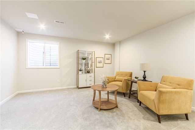 21 Keuka Lane, Canandaigua City, NY 14424