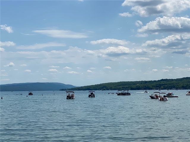 21 Keuka Lane, Canandaigua City, NY 14424