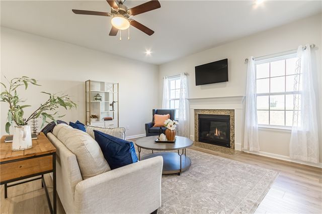 21 Keuka Lane, Canandaigua City, NY 14424