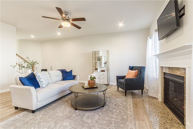 21 Keuka Lane, Canandaigua City, NY 14424