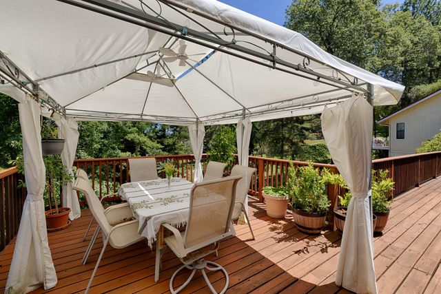 11090 Lakeshore North, Auburn, CA 95602