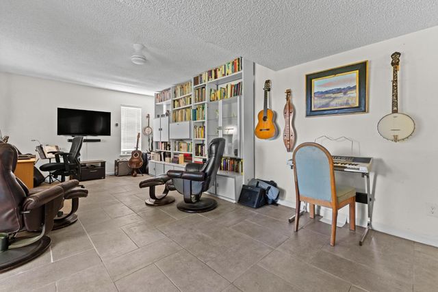 11090 Lakeshore North, Auburn, CA 95602