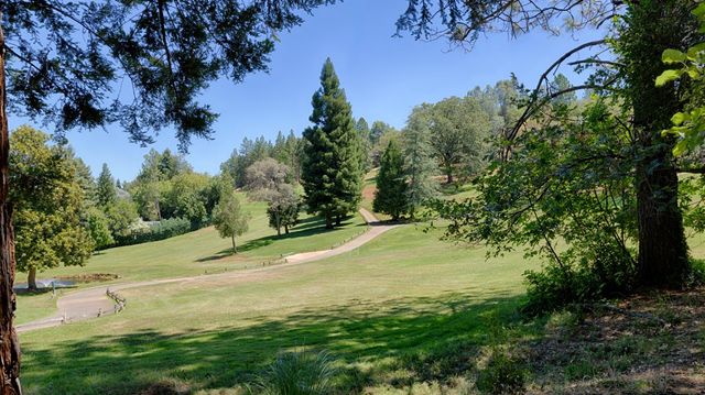 11090 Lakeshore North, Auburn, CA 95602