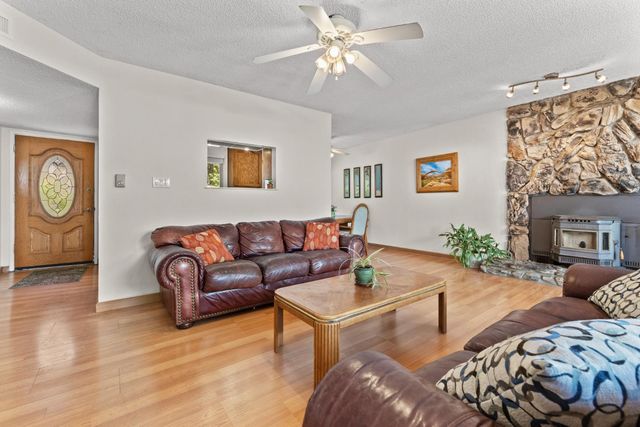 11090 Lakeshore North, Auburn, CA 95602