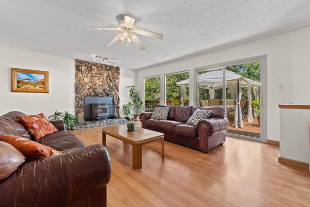 11090 Lakeshore North, Auburn, CA 95602