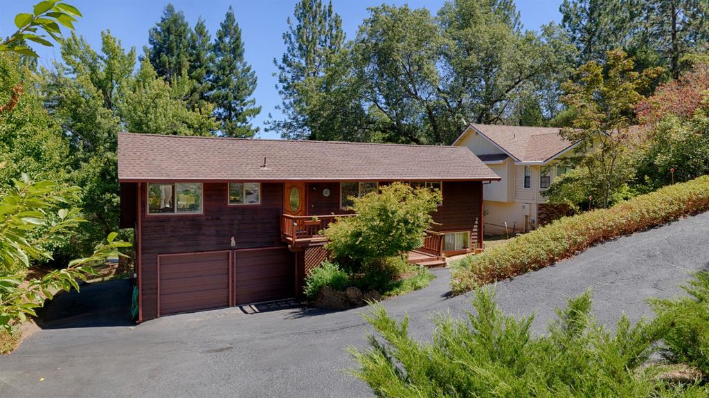 11090 Lakeshore North, Auburn, CA 95602