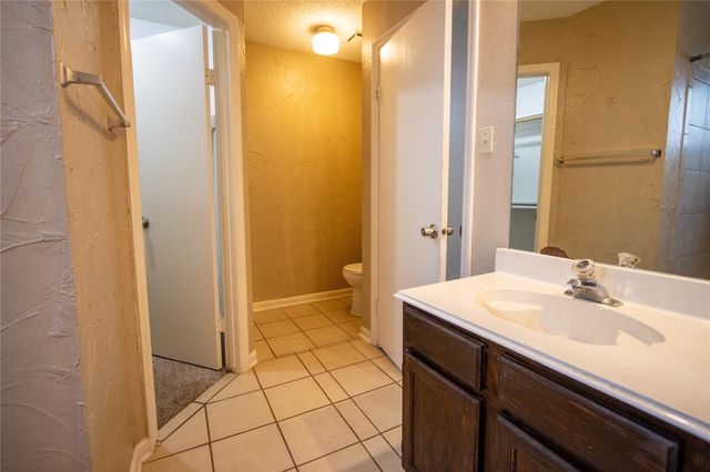 2701 Fountainview Drive, Corinth, TX 76210