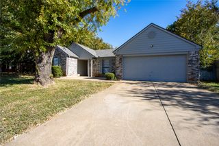 2701 Fountainview Drive, Corinth, TX 76210