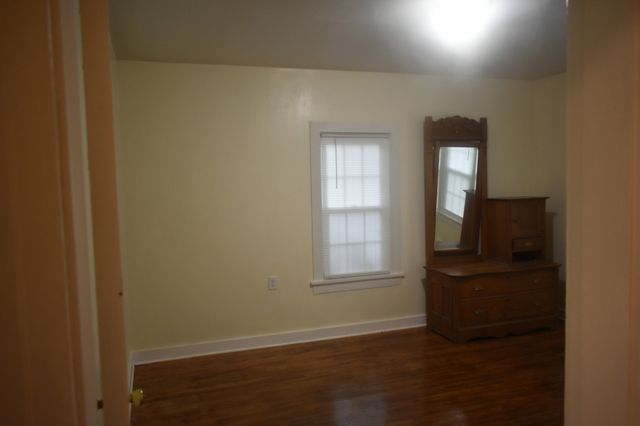 4 Price Ln, Pleasant Shade, TN 37145