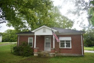 4 Price Ln, Pleasant Shade, TN 37145