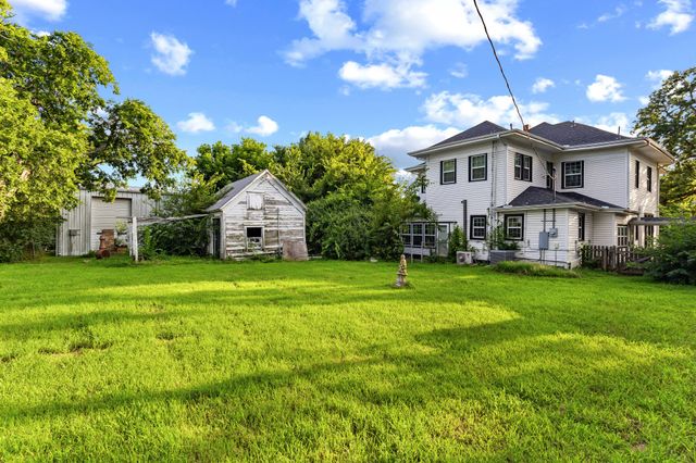 1114 S Houston Avenue, Denison, TX 75021