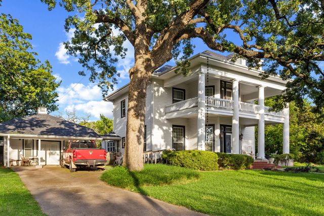 1114 S Houston Avenue, Denison, TX 75021