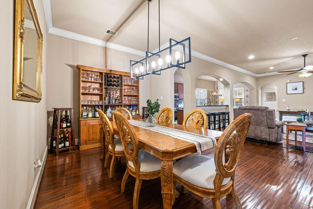 1610 Du Barry Lane, Houston, TX 77018