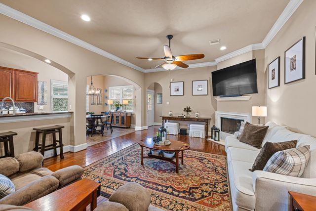 1610 Du Barry Lane, Houston, TX 77018