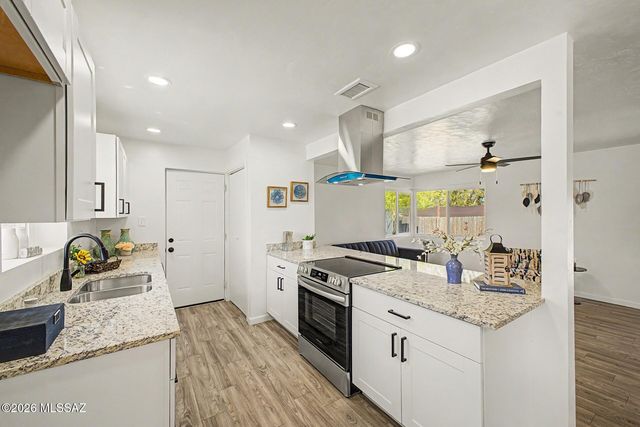 802 N Jefferson Avenue, Tucson, AZ 85711