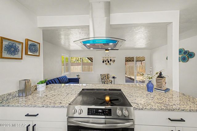 802 N Jefferson Avenue, Tucson, AZ 85711