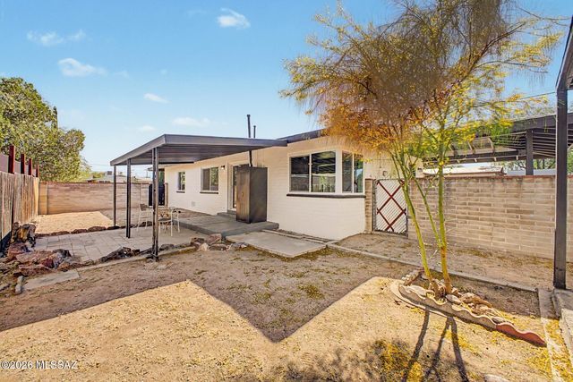 802 N Jefferson Avenue, Tucson, AZ 85711