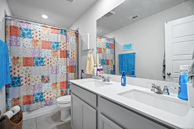 9507 BONITO FALLS DR, Converse, TX 78109