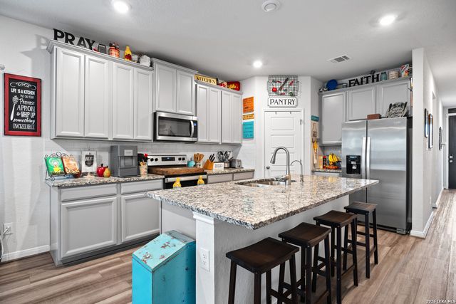 9507 BONITO FALLS DR, Converse, TX 78109