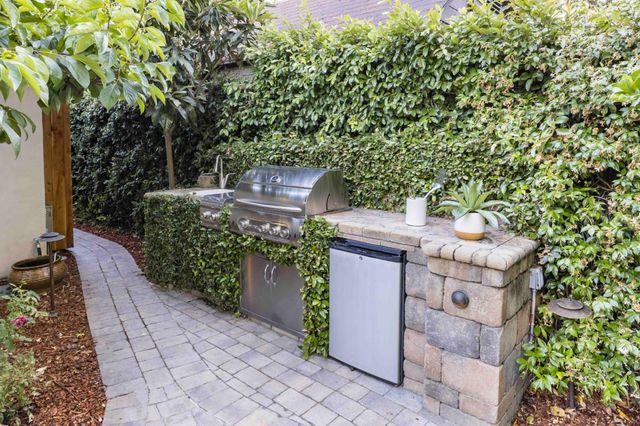 2303 Oberlin Street, Palo Alto, CA 94306