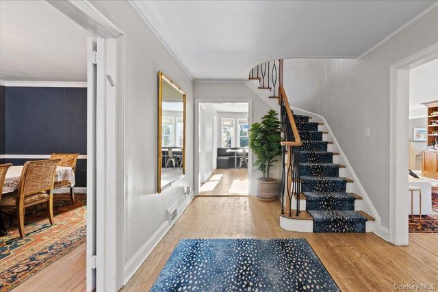 25 Pond Park Road, Great Neck, NY 11023