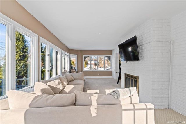 25 Pond Park Road, Great Neck, NY 11023