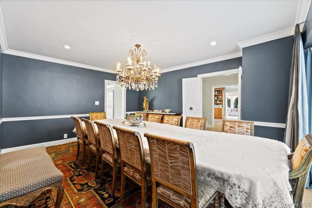 25 Pond Park Road, Great Neck, NY 11023