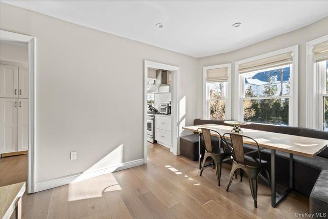 25 Pond Park Road, Great Neck, NY 11023