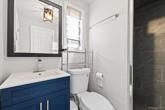 25 Pond Park Road, Great Neck, NY 11023