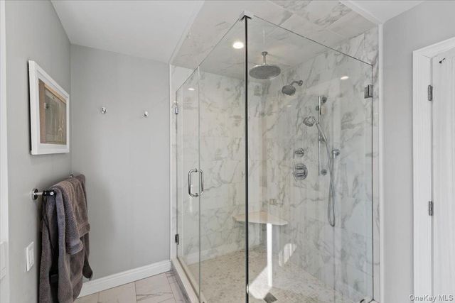 25 Pond Park Road, Great Neck, NY 11023