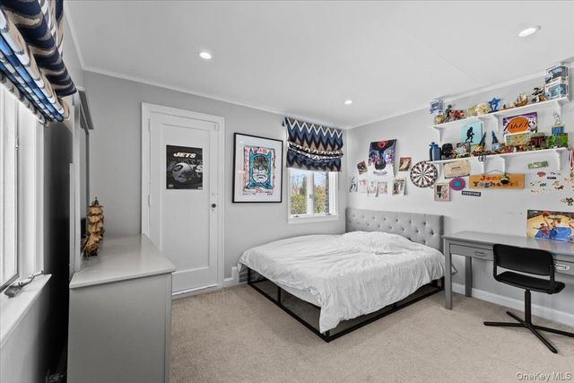 25 Pond Park Road, Great Neck, NY 11023