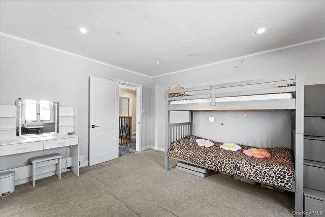 25 Pond Park Road, Great Neck, NY 11023