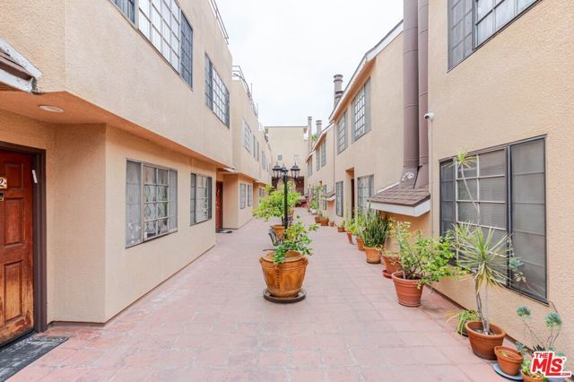 5820 Yolanda Avenue 5, Tarzana (los Angeles), CA 91356