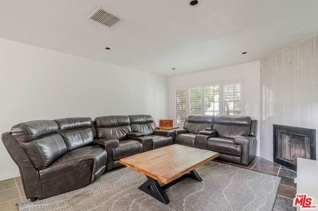 5820 Yolanda Avenue 5, Tarzana (los Angeles), CA 91356