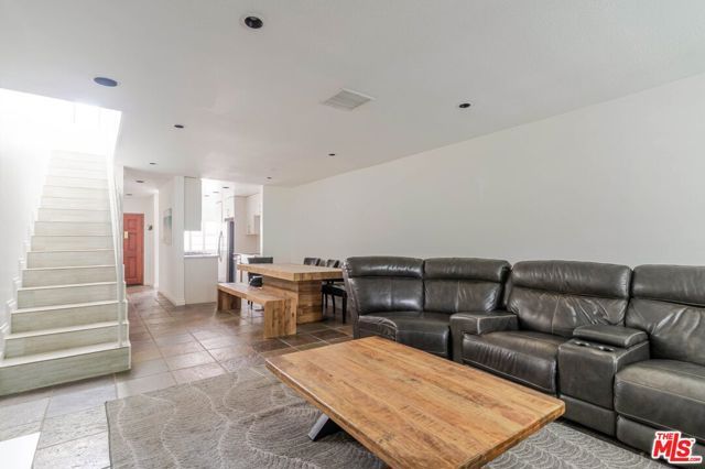 5820 Yolanda Avenue 5, Tarzana (los Angeles), CA 91356