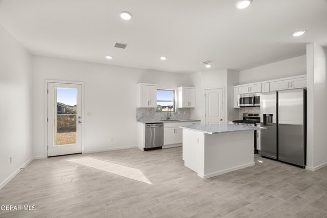 13808 Summer Wave Avenue, El Paso, TX 79928