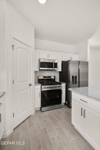 13808 Summer Wave Avenue, El Paso, TX 79928