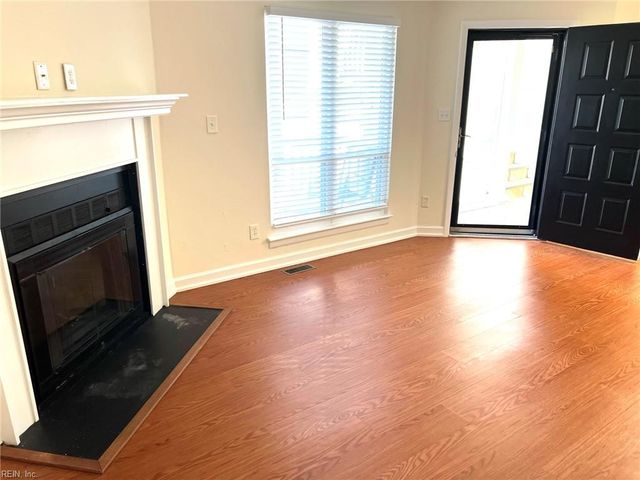 3235 Page Ave Apt 6, Virginia Beach, VA 23451