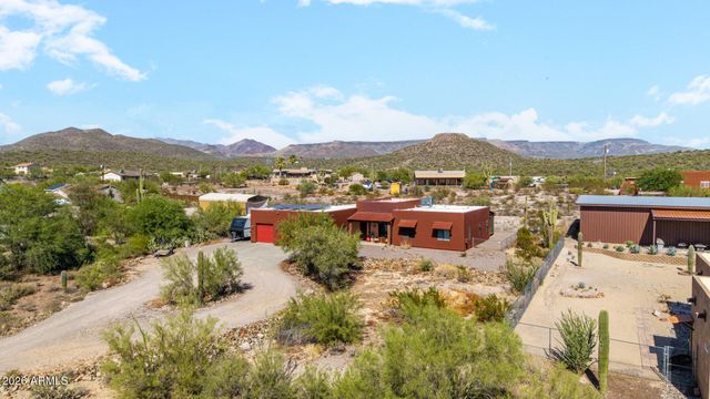 48423 N 24TH Lane, New River, AZ 85087