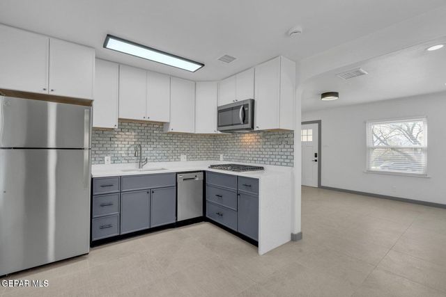 2404 N Kansas Street A, El Paso, TX 79902