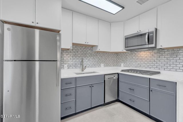 2404 N Kansas Street A, El Paso, TX 79902