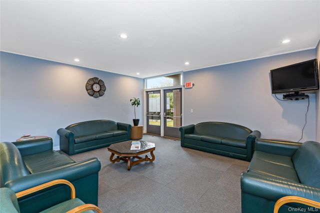 15F Essex Place F, Yorktown Heights, NY 10598