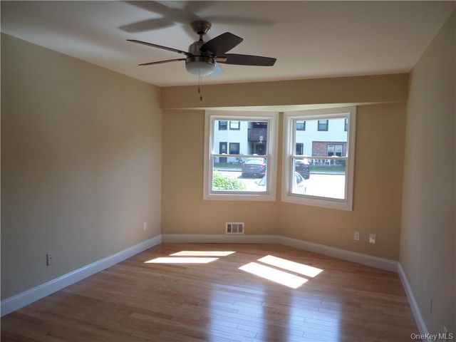 15F Essex Place F, Yorktown Heights, NY 10598