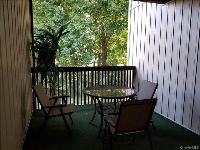 15F Essex Place F, Yorktown Heights, NY 10598